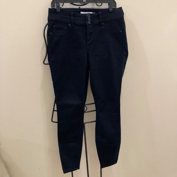 Torrid Jegging High-Rise Skinny Jean, Black, 10T - Picture 7 of 16